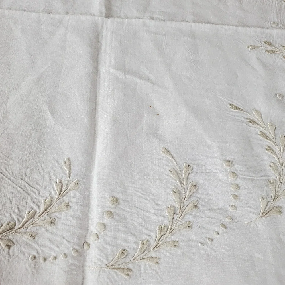 vtg cotton square tablecloth 50x49 Scalloped Rim Masjien Beige Embroidery‎